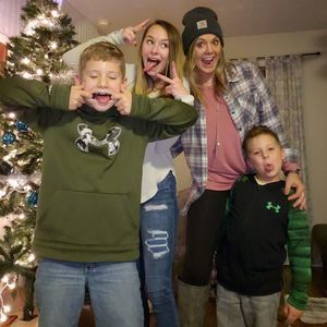 Meet your Posher, Tiare